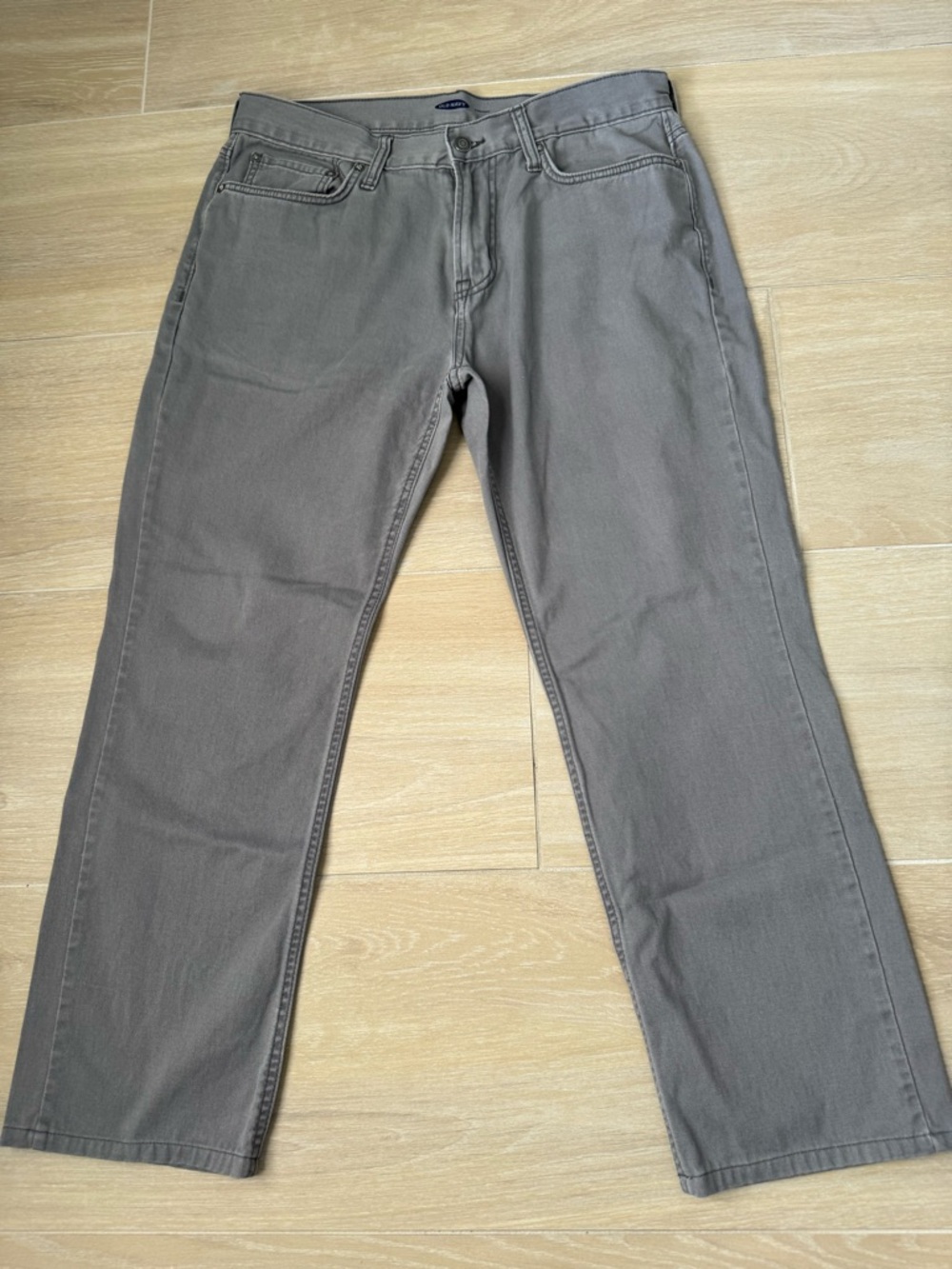 Old Navy Men's Straight Jeans in Gray